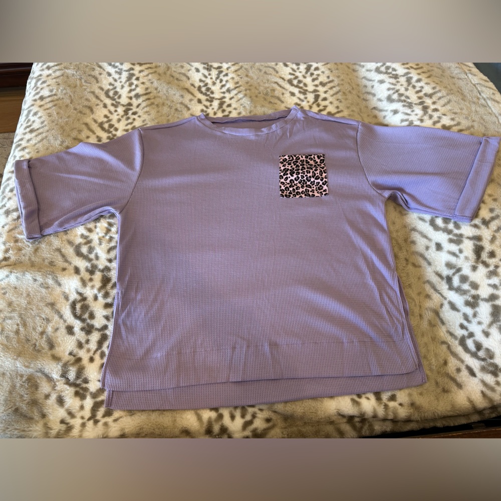 (M) NWOT Light purple oversized waffle knit top.